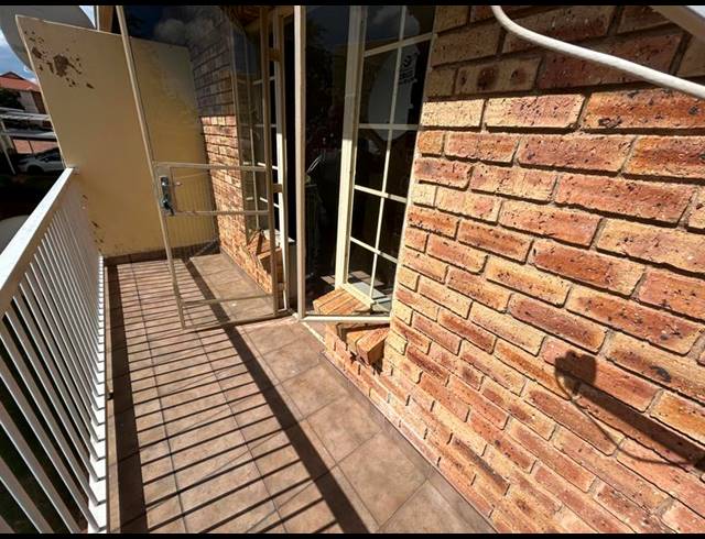 1 BEDROOM APARTMENT FOR SALE IN THE REEDS